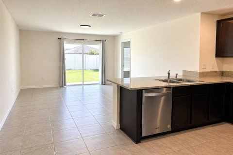 Casa en alquiler en Wimauma, Florida, 3 dormitorios, 140.84 m2 № 2099187 - foto 4