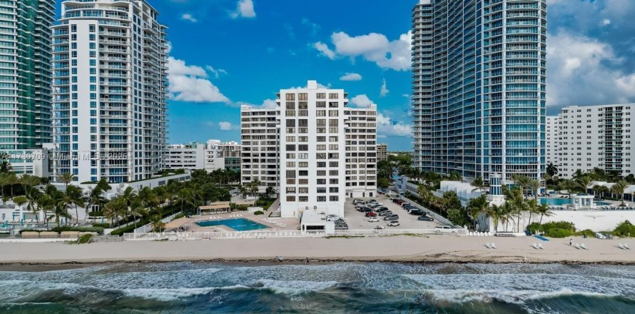 Condo in Hollywood, Florida, 1 bedroom  № 1860984