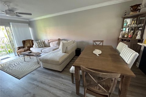 Купить кондоминиум в Норт-Палм-Бич, Флорида 2 спальни, 78.22м2, № 2243976 - фото 3