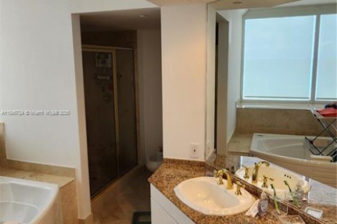 Снять в аренду кондоминиум в Санни-Айлс-Бич, Флорида 3 спальни, 247.58м2, № 1960178 - фото 10