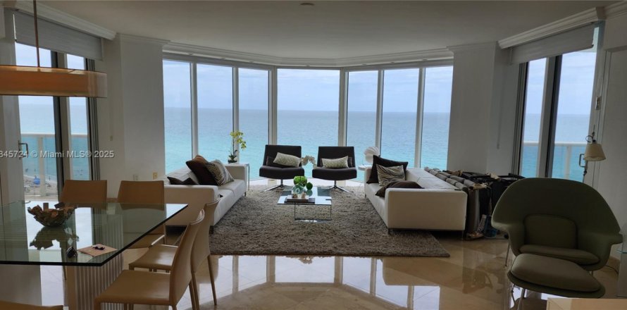 Кондоминиум с 3 спальнями в Санни-Айлс-Бич, Флорида № 1960178