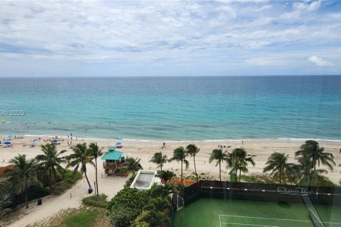 Снять в аренду кондоминиум в Санни-Айлс-Бич, Флорида 3 спальни, 247.58м2, № 1960178 - фото 4