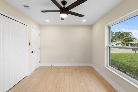 House in Apopka, Florida 4 bedrooms, 139.26 sq.m. № 1827990 - photo 29