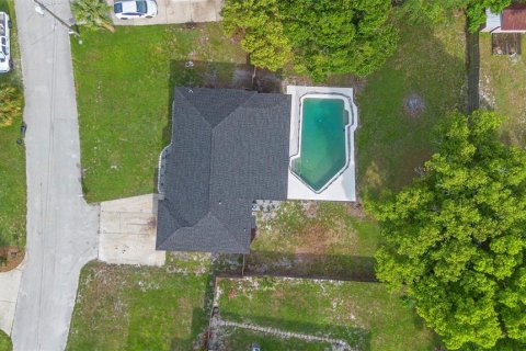 House in Apopka, Florida 4 bedrooms, 139.26 sq.m. № 1827990 - photo 20