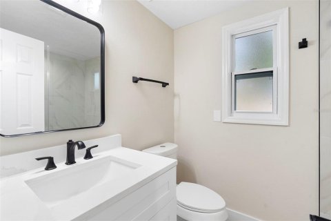 House in Apopka, Florida 4 bedrooms, 139.26 sq.m. № 1827990 - photo 22