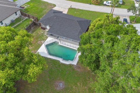 House in Apopka, Florida 4 bedrooms, 139.26 sq.m. № 1827990 - photo 17