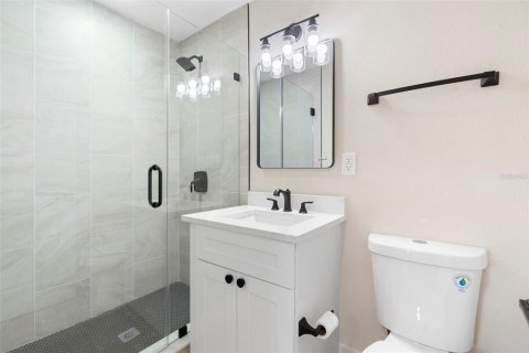House in Apopka, Florida 4 bedrooms, 139.26 sq.m. № 1827990 - photo 21
