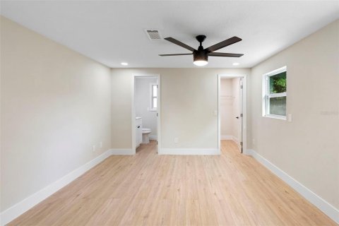 House in Apopka, Florida 4 bedrooms, 139.26 sq.m. № 1827990 - photo 26