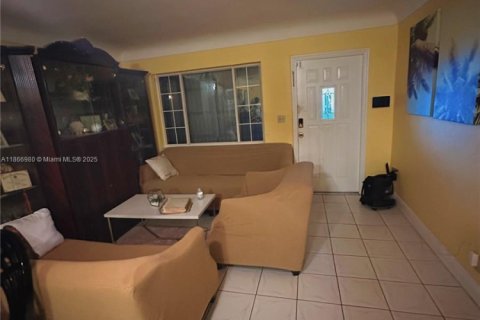 Купить виллу или дом в Помпано-Бич, Флорида 4 спальни, 138.05м2, № 1898364 - фото 4