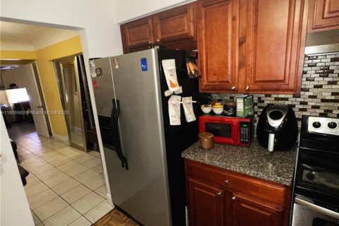 Купить виллу или дом в Помпано-Бич, Флорида 4 спальни, 138.05м2, № 1898364 - фото 8