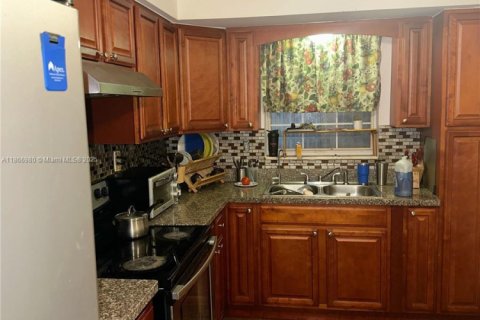 Купить виллу или дом в Помпано-Бич, Флорида 4 спальни, 138.05м2, № 1898364 - фото 9