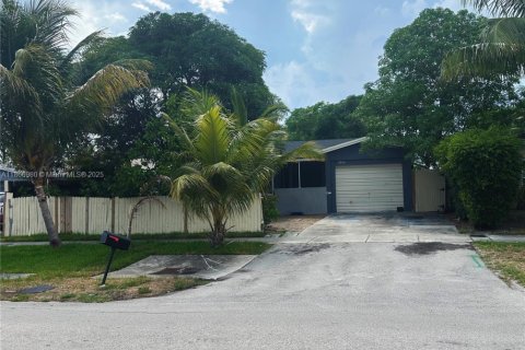 Купить виллу или дом в Помпано-Бич, Флорида 4 спальни, 138.05м2, № 1898364 - фото 1