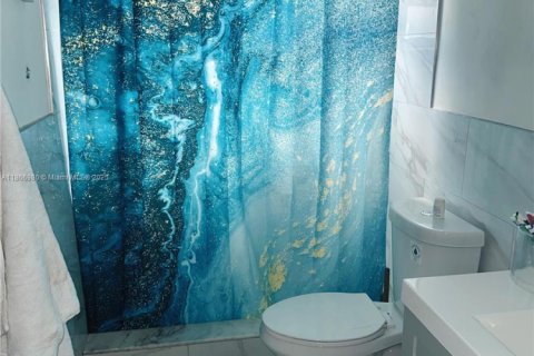 Купить виллу или дом в Помпано-Бич, Флорида 4 спальни, 138.05м2, № 1898364 - фото 11