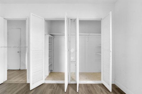 Villa ou maison à vendre à Miami, Floride: 2 chambres, 72.46 m2 № 2032346 - photo 20