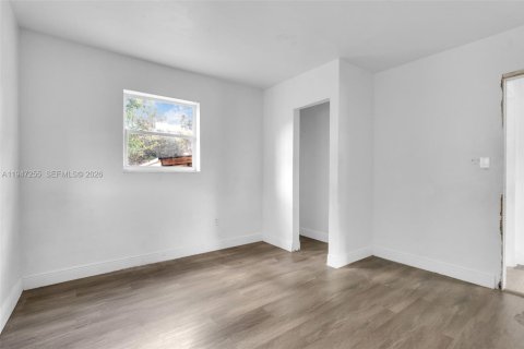 Villa ou maison à vendre à Miami, Floride: 2 chambres, 72.46 m2 № 2032346 - photo 22