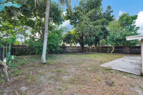 Villa ou maison à vendre à Miami, Floride: 2 chambres, 72.46 m2 № 2032346 - photo 6