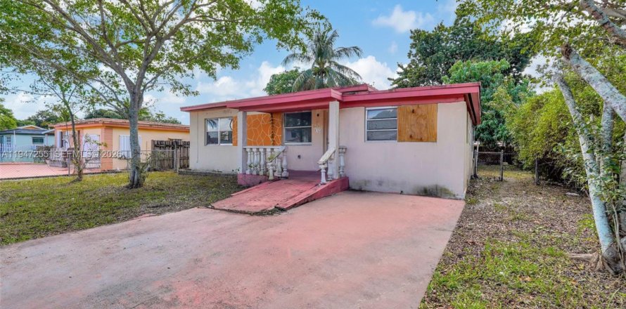 Villa ou maison à Miami, Floride 2 chambres, 72.46 m2 № 2032346