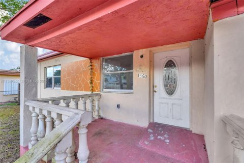 Villa ou maison à vendre à Miami, Floride: 2 chambres, 72.46 m2 № 2032346 - photo 11