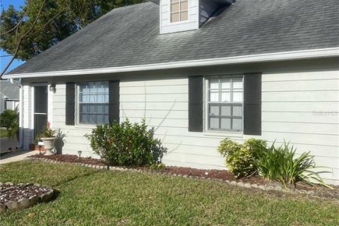 House in New Port Richey, Florida 2 bedrooms, 95.13 sq.m. № 2141963
