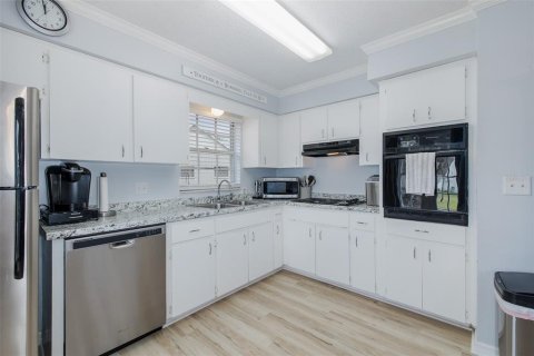 House in New Port Richey, Florida 2 bedrooms, 95.13 sq.m. № 2141963 - photo 14
