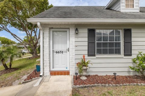 House in New Port Richey, Florida 2 bedrooms, 95.13 sq.m. № 2141963 - photo 6