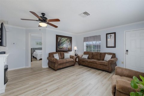 House in New Port Richey, Florida 2 bedrooms, 95.13 sq.m. № 2141963 - photo 11