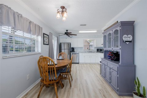 House in New Port Richey, Florida 2 bedrooms, 95.13 sq.m. № 2141963 - photo 12