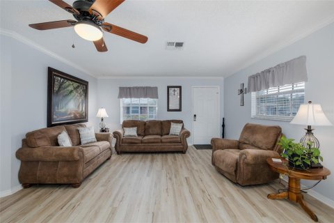 House in New Port Richey, Florida 2 bedrooms, 95.13 sq.m. № 2141963 - photo 9