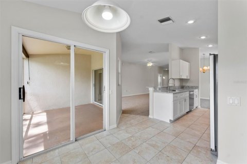 House in Wesley Chapel, Florida 3 bedrooms, 140.56 sq.m. № 1886943 - photo 14