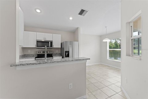 House in Wesley Chapel, Florida 3 bedrooms, 140.56 sq.m. № 1886943 - photo 10