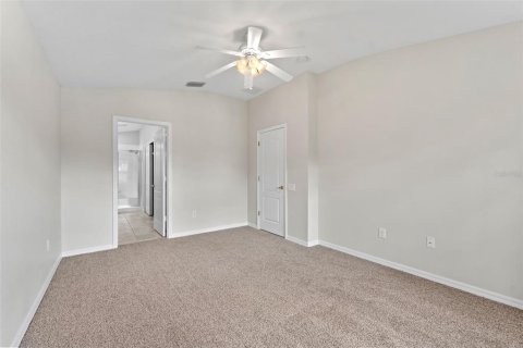 House in Wesley Chapel, Florida 3 bedrooms, 140.56 sq.m. № 1886943 - photo 16