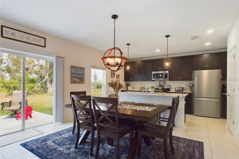 House in Eagle Lake, Florida 4 bedrooms, 190.08 sq.m. № 1507800 - photo 6