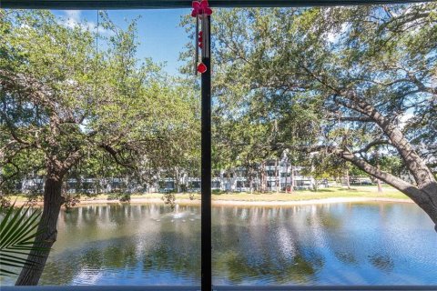 Condo in Saint Petersburg, Florida, 2 bedrooms  № 1849457 - photo 22
