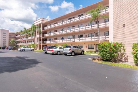 Condo in Saint Petersburg, Florida, 2 bedrooms  № 1849457 - photo 6