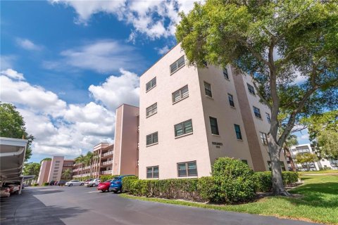 Condo in Saint Petersburg, Florida, 2 bedrooms  № 1849457 - photo 4