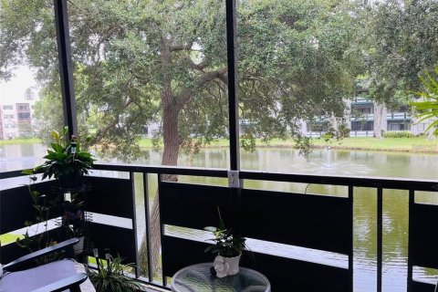 Condo in Saint Petersburg, Florida, 2 bedrooms  № 1849457 - photo 17