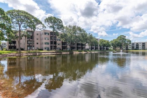 Condo in Saint Petersburg, Florida, 2 bedrooms  № 1849457 - photo 30