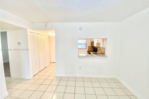 Купить кондоминиум в Майами, Флорида 2 спальни, 82.78м2, № 2027135 - фото 2