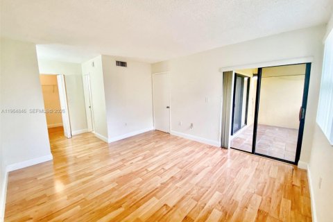 Купить кондоминиум в Майами, Флорида 2 спальни, 82.78м2, № 2027135 - фото 14