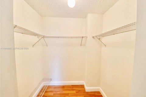 Купить кондоминиум в Майами, Флорида 2 спальни, 82.78м2, № 2027135 - фото 15