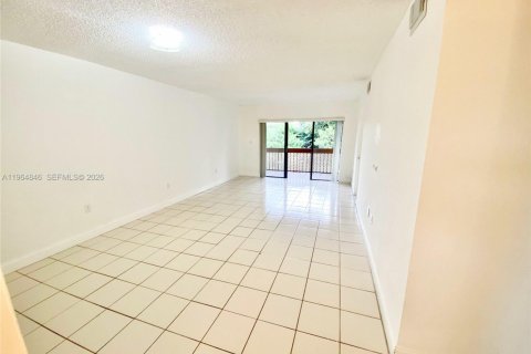 Купить кондоминиум в Майами, Флорида 2 спальни, 82.78м2, № 2027135 - фото 3