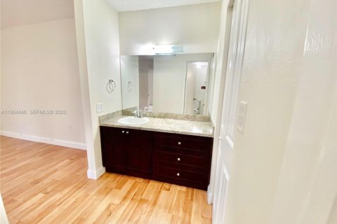 Купить кондоминиум в Майами, Флорида 2 спальни, 82.78м2, № 2027135 - фото 16