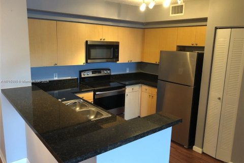 Купить кондоминиум в Холливуд, Флорида 2 спальни, 104.14м2, № 1958339 - фото 11