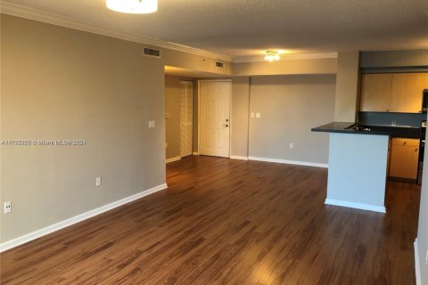 Купить кондоминиум в Холливуд, Флорида 2 спальни, 104.14м2, № 1958339 - фото 10