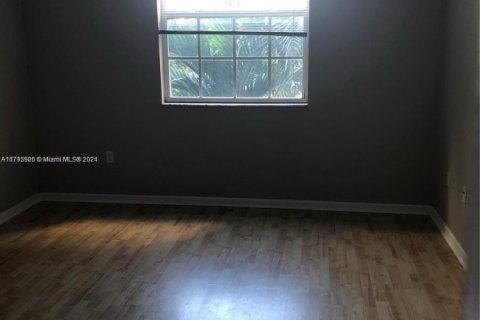 Купить кондоминиум в Холливуд, Флорида 2 спальни, 104.14м2, № 1958339 - фото 13