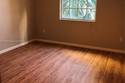 Купить кондоминиум в Холливуд, Флорида 2 спальни, 104.14м2, № 1958339 - фото 12