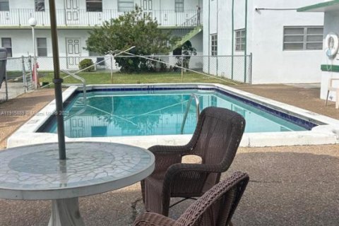 Copropriété à vendre à Hollywood, Floride: 1 chambre, 53.51 m2 № 1971708 - photo 11