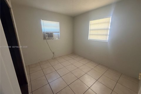 Villa ou maison à louer à Fort Lauderdale, Floride: 2 chambres, 51.1 m2 № 2010821 - photo 6