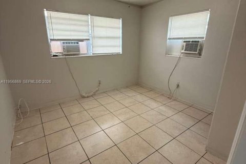 Villa ou maison à louer à Fort Lauderdale, Floride: 2 chambres, 51.1 m2 № 2010821 - photo 14