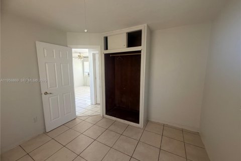 Villa ou maison à louer à Fort Lauderdale, Floride: 2 chambres, 51.1 m2 № 2010821 - photo 5